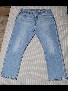 Levi's 501 Light Blue Jeans